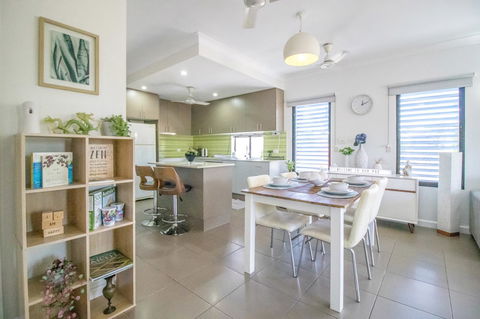ZEN QUEST - The NOMADS PAD Near Nightcliff Markets & Sunset Foreshore - Tourism Canberra 12
