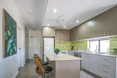 ZEN QUEST - The NOMADS PAD Near Nightcliff Markets & Sunset Foreshore - Tourism Canberra 27