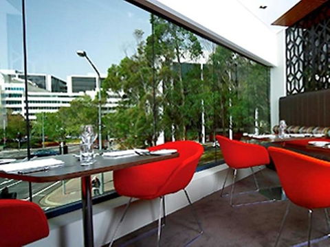 Novotel Canberra - Tourism Canberra 14