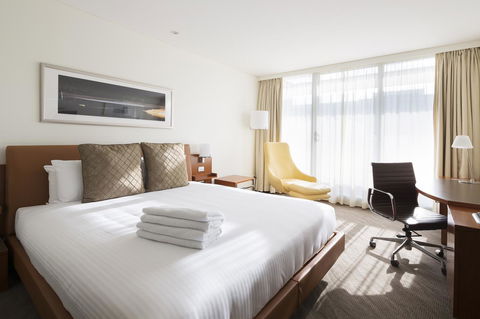 Novotel Canberra - Tourism Canberra 15