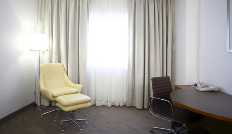 Novotel Canberra - Tourism Canberra 16