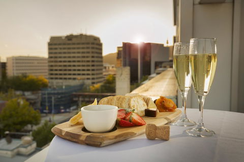 Novotel Canberra - Tourism Canberra 38