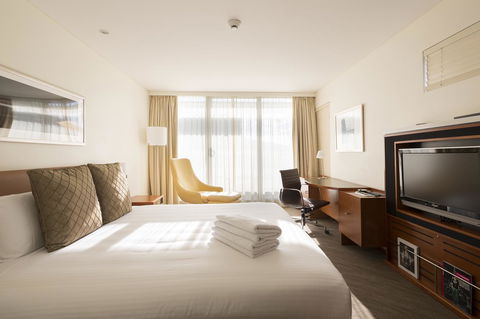 Novotel Canberra - Tourism Canberra 10