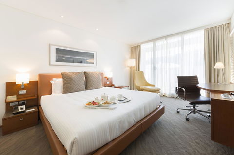 Novotel Canberra - Tourism Canberra 7