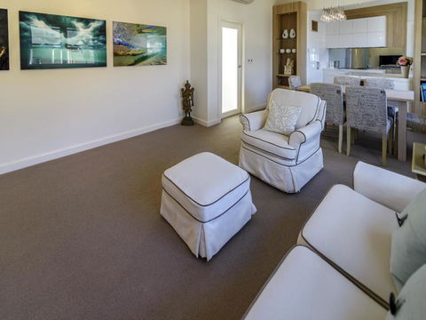 BONDI BEACHFRONT (I719)-L'Abode Accommodation - Tourism Canberra 2