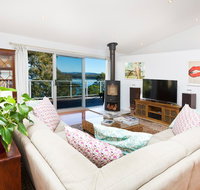 Booti Booti Lakehouse - Tourism Canberra