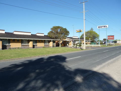 Bordertown Dukes Motorinn - Tourism Canberra 3