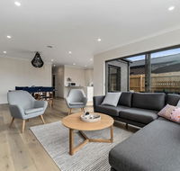 Brand New and Beautiful - Rosebud Holiday Home - Tourism Canberra
