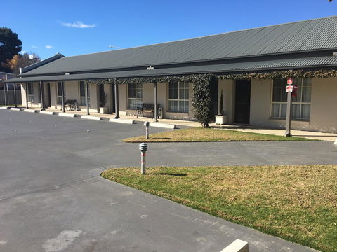 Breakout Motor Inn - Tourism Canberra 3