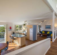 Breeze in Mollymook Beach - Tourism Canberra