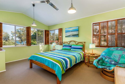 Bribie Beach House, Waterfront Directly Across The Road - Solander Esp, Banksia Beach - Tourism Canberra 1