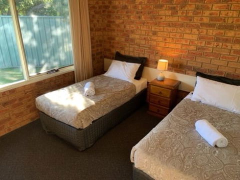 Broadford Sugarloaf Motel - Tourism Canberra 1