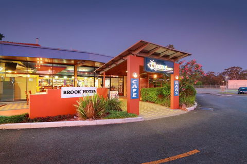 Brook Hotel - Tourism Canberra 0