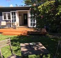 Burrill Lakeview Cottage - Tourism Canberra