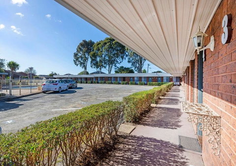 Burwood East Motel - Tourism Canberra 1