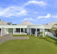Busselton Beach House - Tourism Canberra