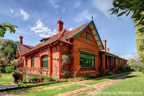 Buxton Manor - Tourism Canberra 0