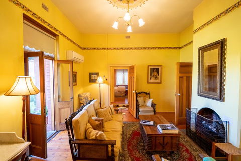Buxton Manor - Tourism Canberra 3