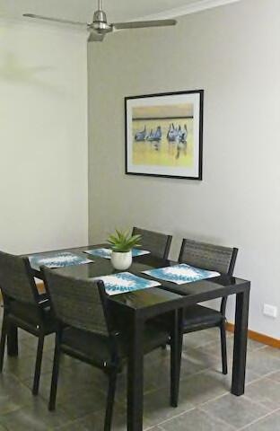 Cable Beach 1 Bed RESORT Apartment Private Wifi - Tourism Canberra 3