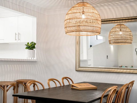 Calinda Sol 10 - Tourism Canberra 0