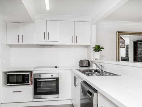 Calinda Sol 10 - Tourism Canberra 3