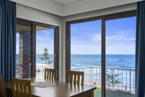 Calypso, Unit 5 - The Entrance - Tourism Canberra 0