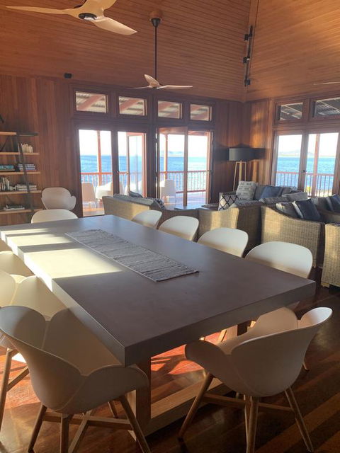 Camp Island Lodge - Tourism Canberra 3
