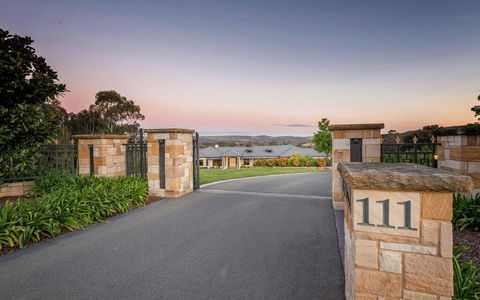 Canberra Luxury Estate - Tourism Canberra 1