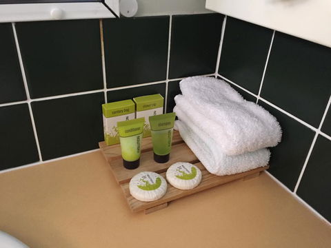 Cannon Park Motel - Tourism Canberra 1