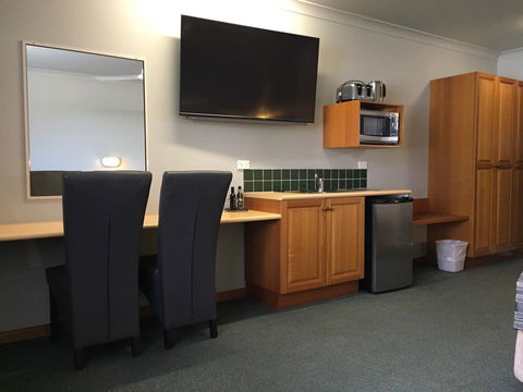 Cannon Park Motel - Tourism Canberra 3