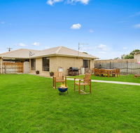 CAPEL Family Home large yard close to beach - Tourism Canberra