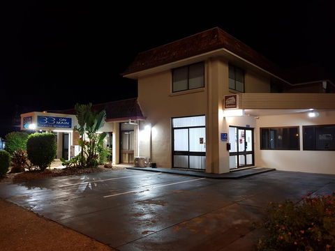 Caravilla Motor Inn - Tourism Canberra 0
