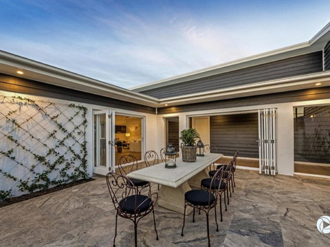 Casa Royale - Tourism Canberra 2