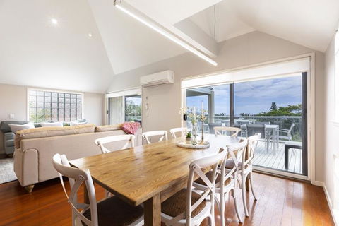Casual Hamptons Living, Sunshine Beach - Tourism Canberra 2