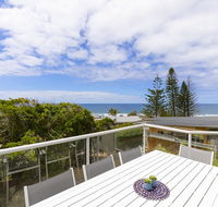 Casual Hamptons living Sunshine Beach - Tourism Canberra