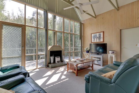 Casuarina - Tourism Canberra 0