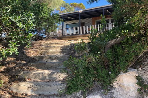 CDC-625 Beach House Incl.rear 2BR Studio - Tourism Canberra 3