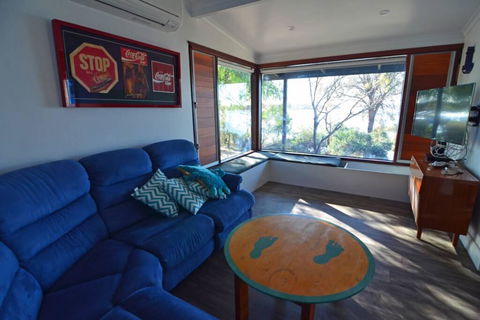 CDC-625 Beach House Incl.rear 2BR Studio - Tourism Canberra 2