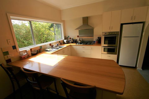 Cedar Cottages Blackmans Bay - Tourism Canberra 1