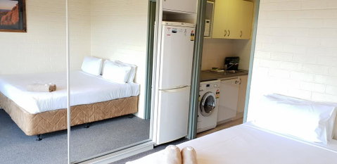 Cedarwood Apartments - Tourism Canberra 3