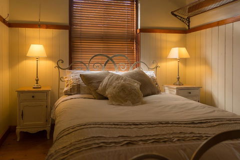 Celestial Dew Guest House, Day Spa, Retreat - Tourism Canberra 1