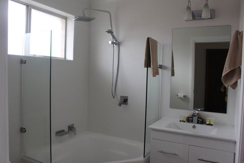 Centrepoint Motel - Tourism Canberra 2