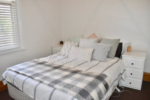 Charming Terrace House On Tree Lined Street - Tourism Canberra 2