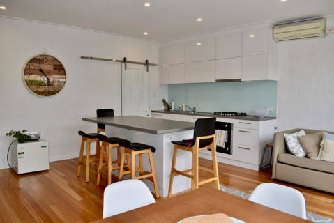 Charming Terrace House On Tree Lined Street - Tourism Canberra 1
