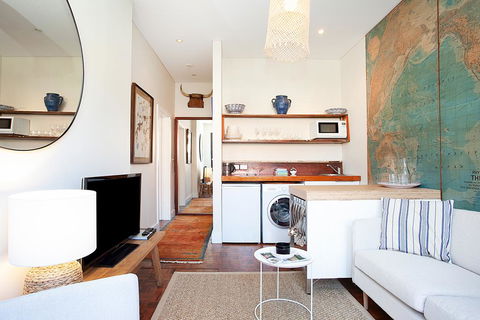 Charming Townhouse Just Steps From The Beach - Tourism Canberra 1