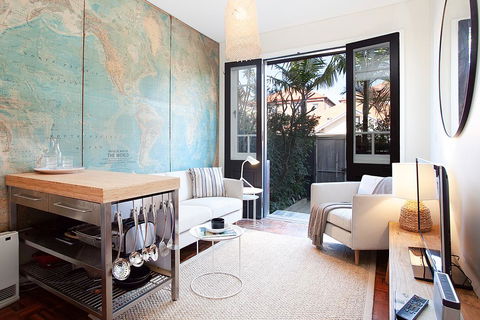 Charming Townhouse Just Steps From The Beach - Tourism Canberra 0