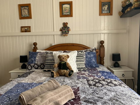 Cherry Blossom Cottage - Tourism Canberra 0