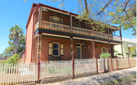 Classic Old Style House - Tourism Canberra 0