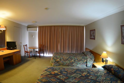 Club Inn Motel - Tourism Canberra 2