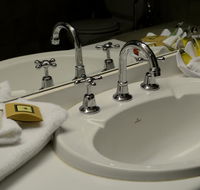 Club Inn Motel - Tourism Canberra